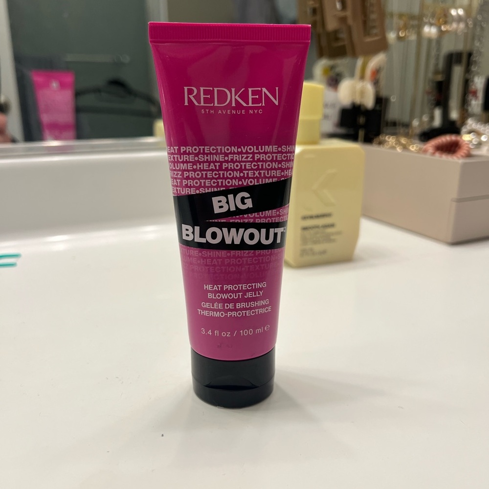 Redken Big Blowout Heat Protecting Jelly in Pink